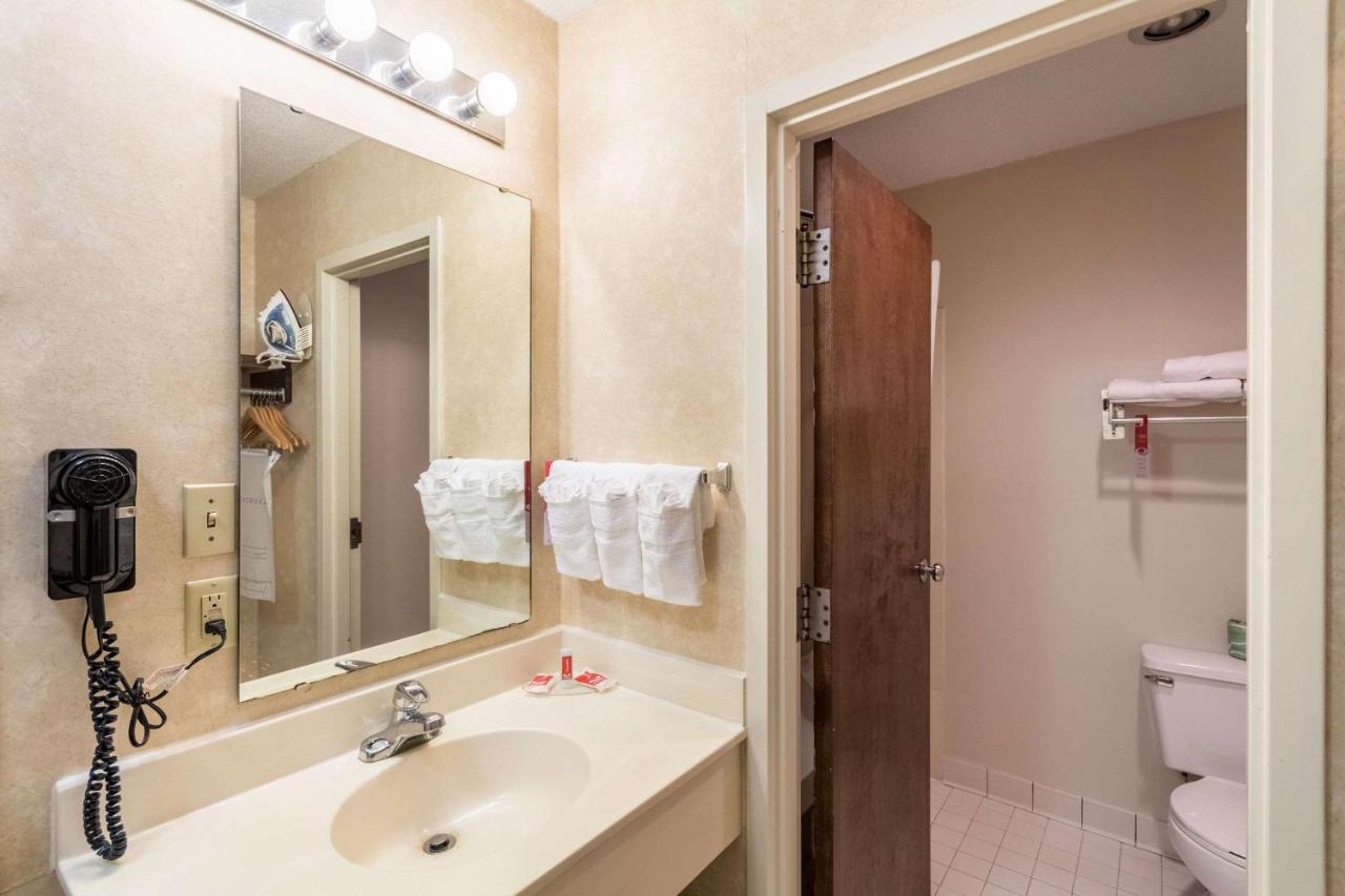 Econo Lodge 贝克利 外观 照片