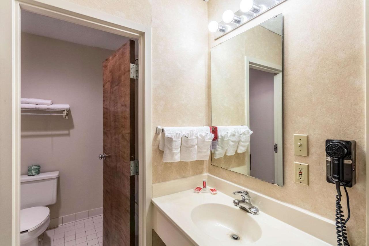Econo Lodge 贝克利 外观 照片